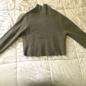 gray h&m cropped knit sweater (s)